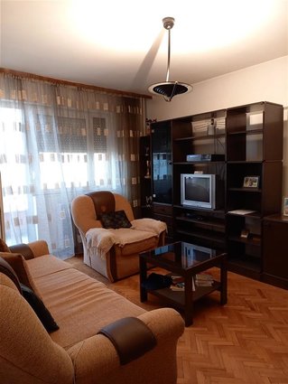 Centar 43m2 na 4kat sproti zoil