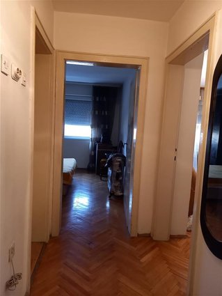 Centar 43m2 na 4kat sproti zoil