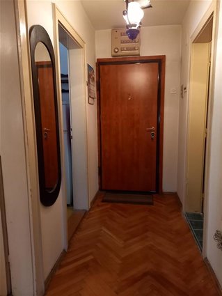 Centar 43m2 na 4kat sproti zoil