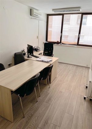Centar 171m2 kancelarii vo delovna zgrada