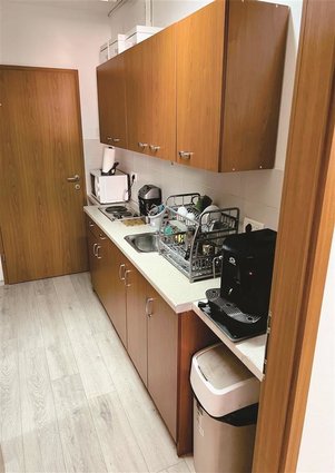 Centar 171m2 kancelarii vo delovna zgrada