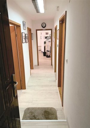 Centar 171m2 kancelarii vo delovna zgrada