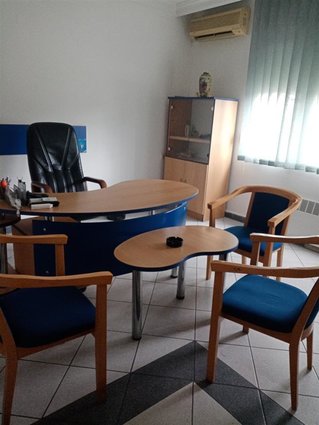 Centar 100m2 kancelarii opremeni na 1 kat