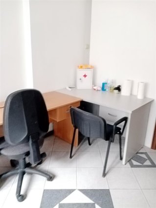 Centar 100m2 kancelarii opremeni na 1 kat