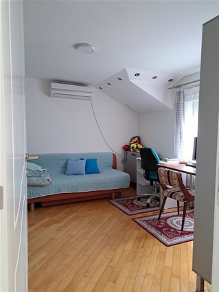 Butel 1 stan i kuka nova vo ista parcela