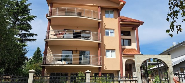 Radisani 479m2 kuka 4 kata na plac 778m2