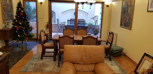 Kuka od 500m2 prazna ili namestena vo Centar Vodno