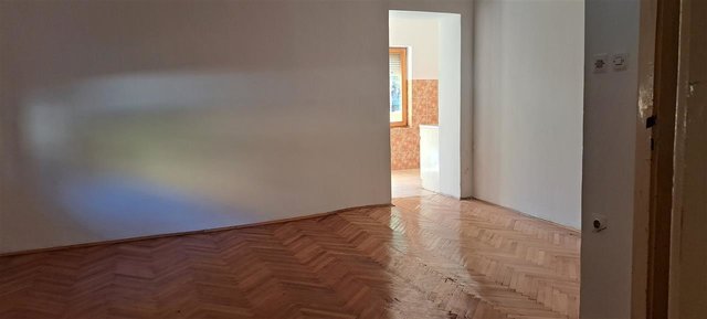 Aerodrom Micurin 76m2 priz,odgovara i za deloven