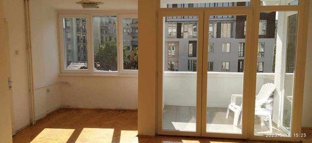 Centar sproti bilna 90m2 renoviran stan za kancelarii