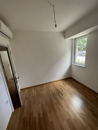 Aerodrom nov 3-soben 68m2 priz odgovara i za DP