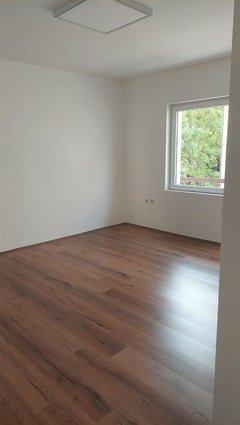 Centar kuka 135m2 prazna za kancelarii