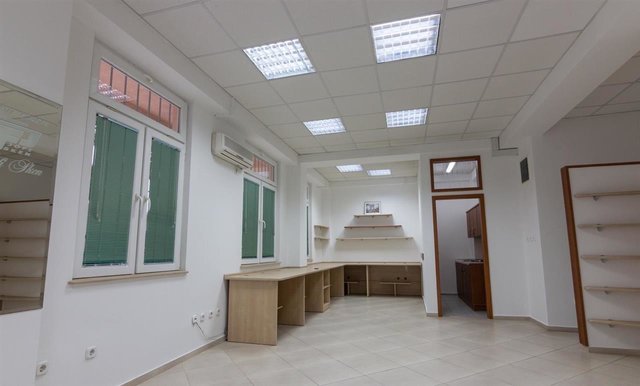 Centar univerzalna 70m2 deloven prostor prizemje