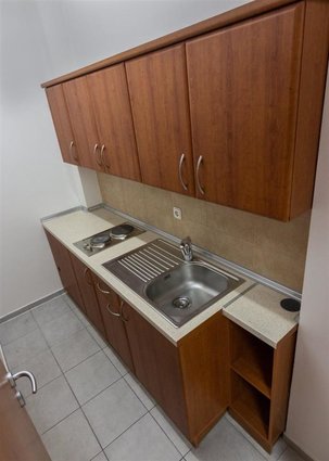 Centar univerzalna 70m2 deloven prostor prizemje