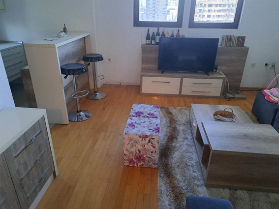 Se izdava ekstra stan do Olimpiski Centar 50m2