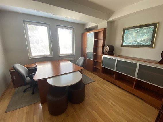 Se izdava atraktiven deloven prostor Aerodrom 240m2