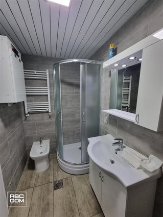 Se izdava stan vo Debar Maalo 74m2