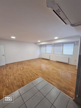 Se izdava stan vo Debar Maalo 74m2