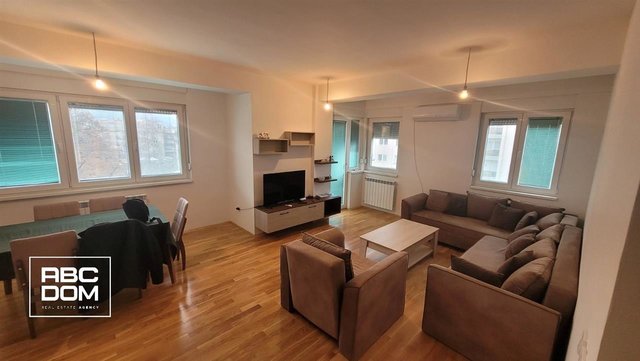 Stan vo Centar kaj Tutunski 92m2