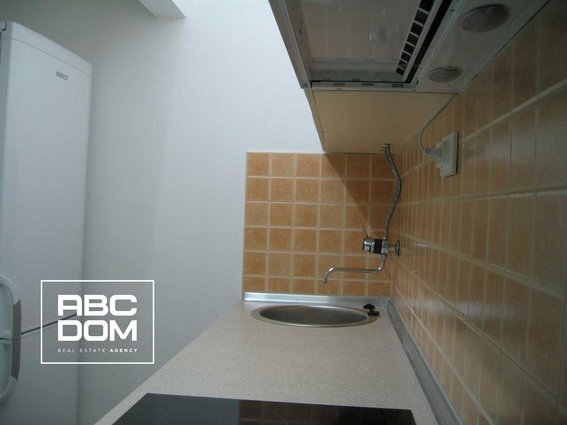 Se izdava stan 66m2 vo Debar Maalo