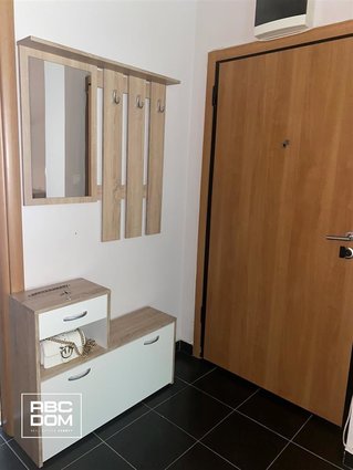 68m2 izdavanje Centar