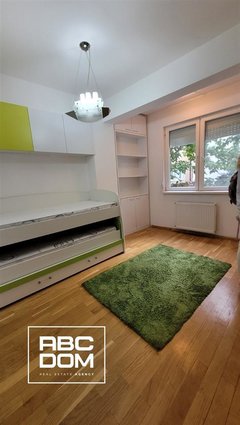 Se izdava stan vo Debar Maalo