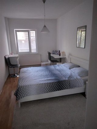 Centar pozadi Univerzalna 134m2