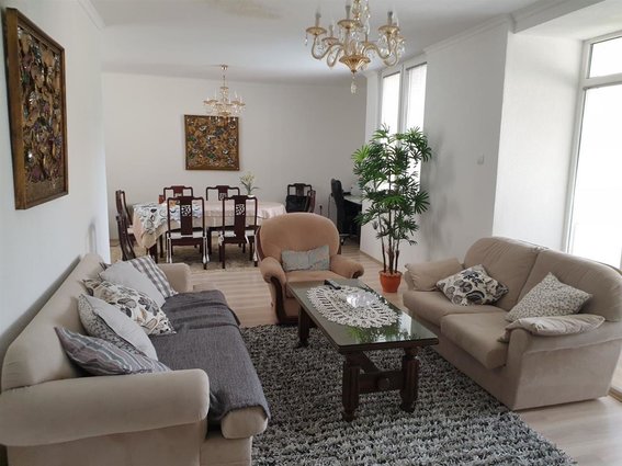 Stan 112m2 Gradski Zid sproti Holiday In