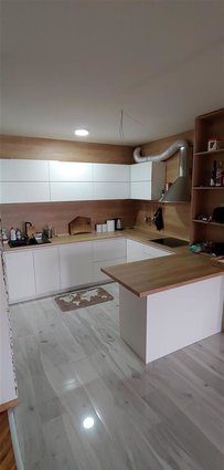 Sovremeno opremen stan od 74m2 Gradski zid blok 5