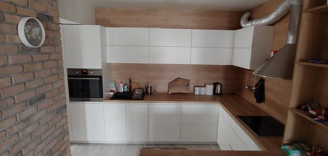 Sovremeno opremen stan od 74m2 Gradski zid blok 5