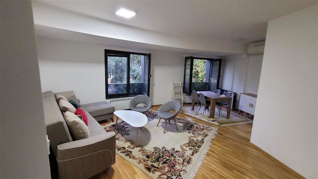 Se izdava top stan pozadi Gradezen 2 spalni