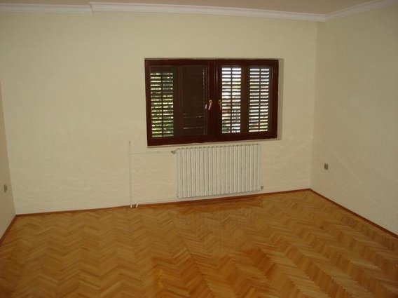 Se iznajmuva prazna kuka na Vodno