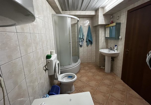 Centar vo zgradata na Tifani 110m2