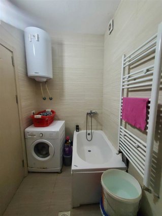 Se prodava stan 83m2