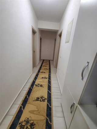 Se prodava stan 83m2