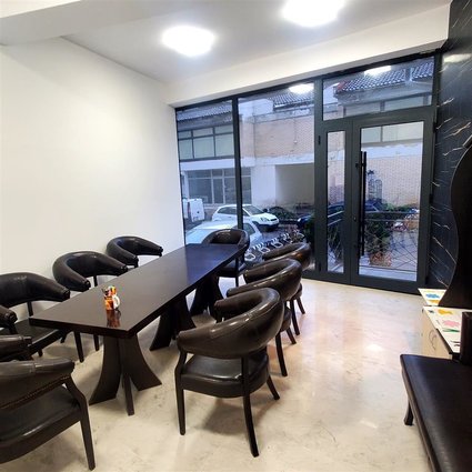 Se prodava lokal 100m2