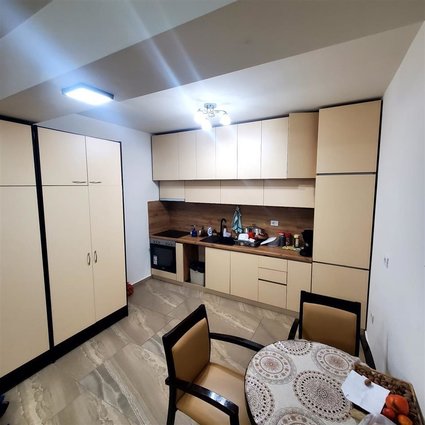 Se prodava lokal 100m2