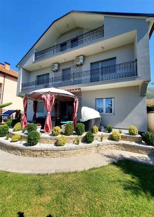 Kuka od 841m2 na 3 kata vo Balindol