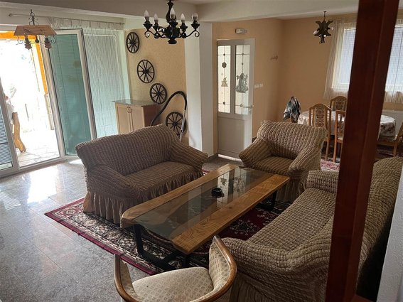 Vila 500m2 vo Mavrovo