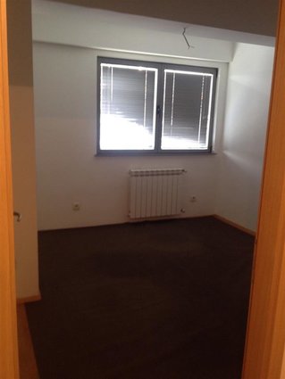 Se izdava prazen stan vo Debar Maalo