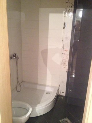 Se izdava prazen stan vo Debar Maalo