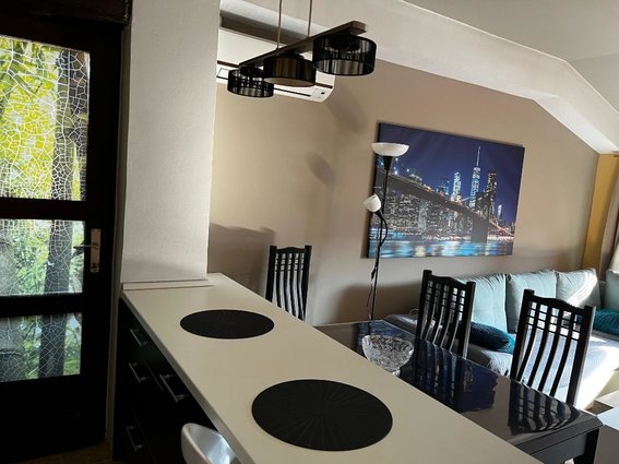 SE PRODAVA RENOVIRAN I NAMESTEN 50M2 STAN VO KOZLE