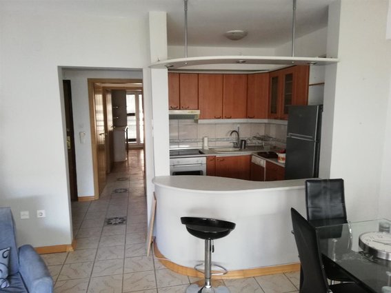 CENTAR DO GRCHKI KONZULAT SE IZDAVA STAN 50m2