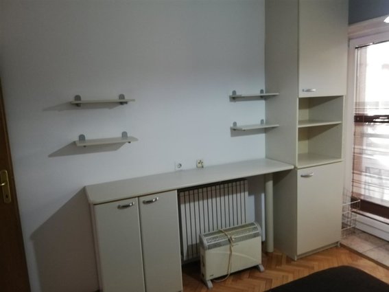 CENTAR DO GRCHKI KONZULAT SE IZDAVA STAN 50m2