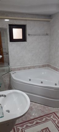 Crnice kuka 391m2 dvor 493m2