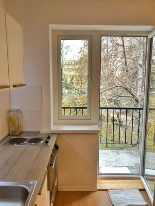 Se izdava stan 56m2 prvi kat pozadi Sobranie
330евра