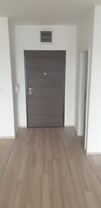 Cento 73m2 nov stan vseliv na pocetok