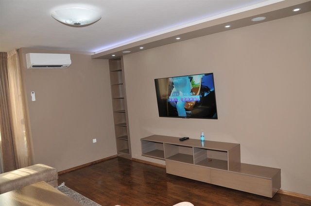 SE IZDAVA EXTRA STAN CENTAR VO GRADSKI ZID -2 SPAL