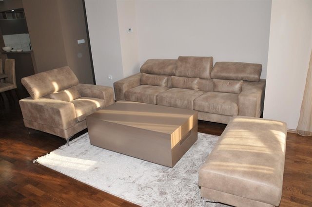 SE IZDAVA EXTRA STAN CENTAR VO GRADSKI ZID -2 SPAL