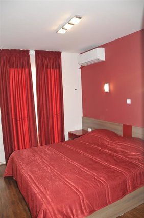 SE IZDAVA EXTRA STAN CENTAR VO GRADSKI ZID -2 SPAL