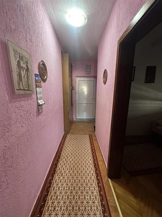 Se prodava stan 50 m/2 +3 m/2 podrum na 2-kat